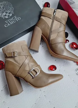 Vince camuto оригінал світло-коричневі шкіряні ботильони черевики на підборах