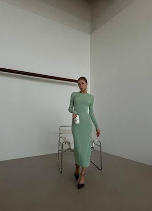 Жіноча сукня з фактурного трикотажу