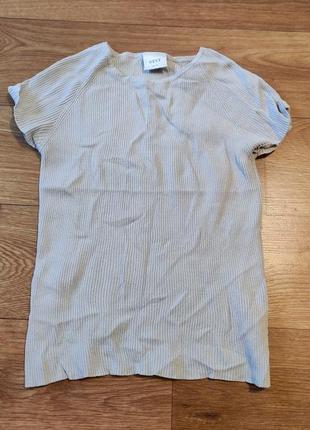 Кофтинка в рубчик сірого кольору з короткими рукавами