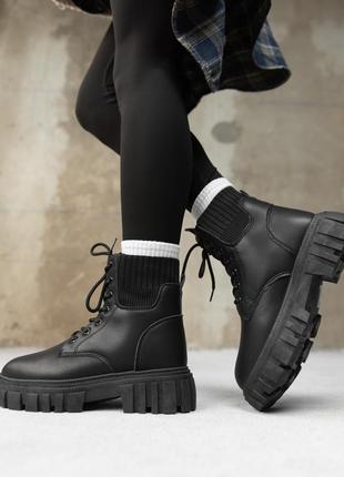 Женские зимние ботинки black