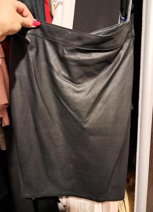 Ошатна спідниця олівець.