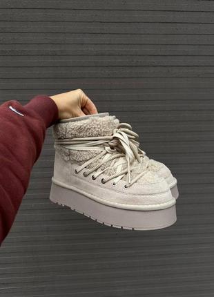 Женские сноутбутсы (черные и молочный цвет