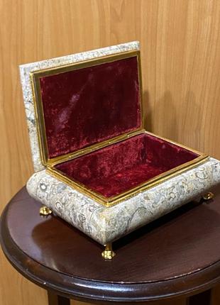 Шкатулка из натуральной яшмы