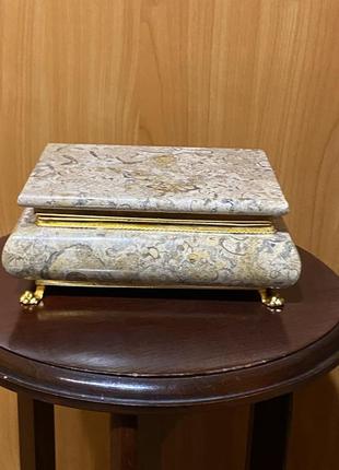 Шкатулка из натуральной яшмы