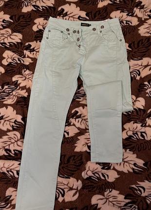 Джинсы с низкой посадкой