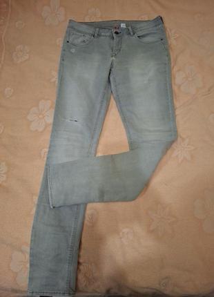 Джинсы потёртые эластичные
