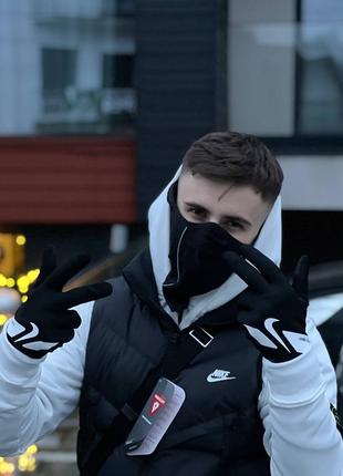 Рукавиці nike hyper warm у чорному кольорі з білим логотипом