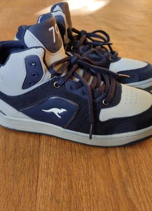 Высокие демисезонные кроссовки с подсветкой