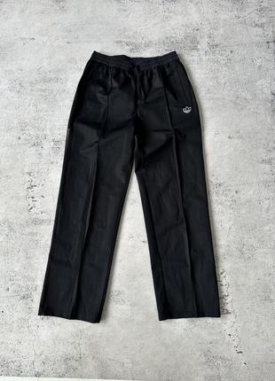 Спортивные штаны adidas