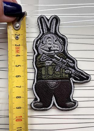 Шеврон «заєць з автоматом" 2