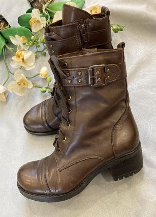 Кожаные ботинки сапожки