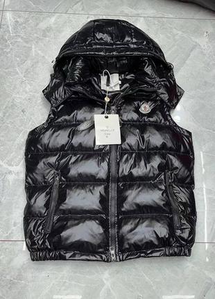 Жилетка в стилі moncler