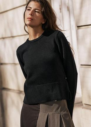Укорочений чорний трикотажний светр із розрізами, розмір s*1 фото