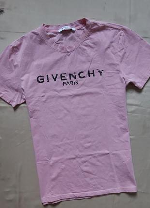 Футболка givenchy