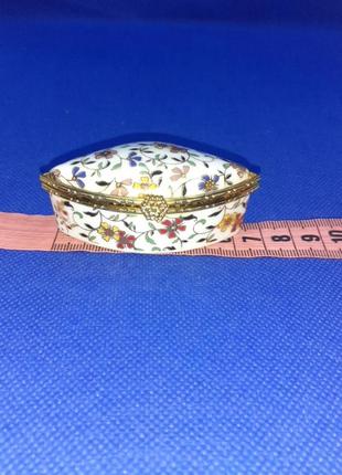 Шкатулка фарфор