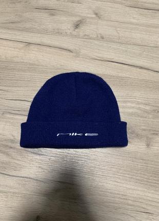 Винтажная шапка бини nike