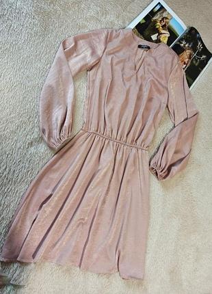 Нежное пудровое платье