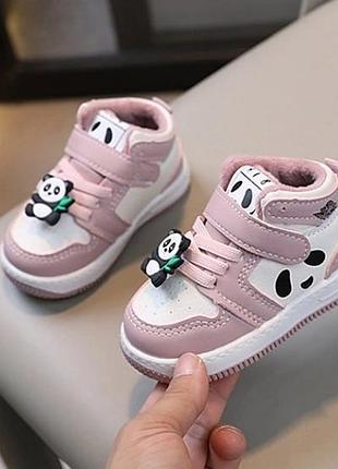 Стильні кросівки утеплені плюшем