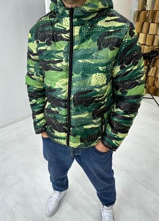 Куртка з яскравим зеленим принтом