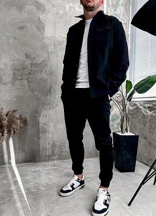 Чорний чоловічий однотонний класичний костюм