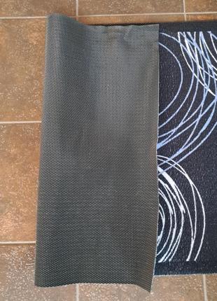 Прорезиненный коврик. нижняя