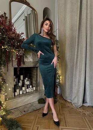 Сукня міді на одне плече з одним рукавом оксамит бархат з розрізом на ніжці