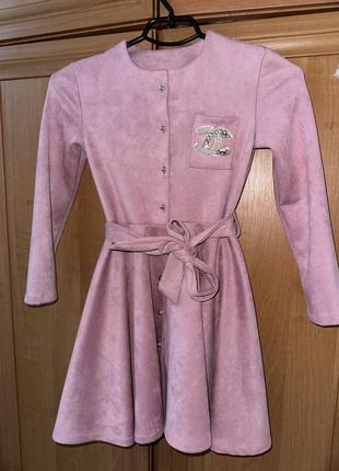 Продам!! очень красивое розовое платье на девочку 🌸👧💖