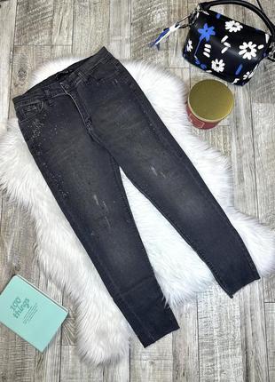 Стрейчевые стильные джинсы skinny с декором