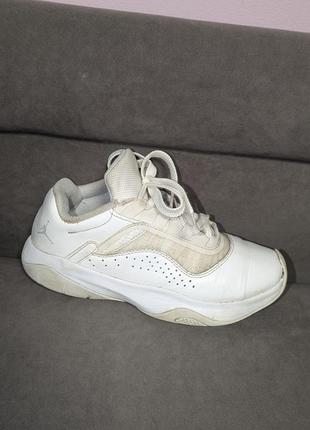 Кожаные оригинальные кроссовки air jordan 11 comfort low nike, на 34 размер