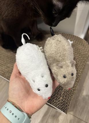 Іграшка для котів собак мишка на колесах