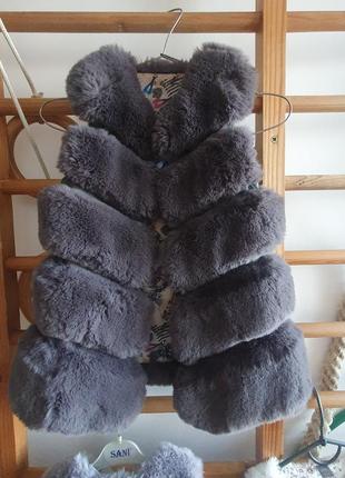 Хутряна жилетка