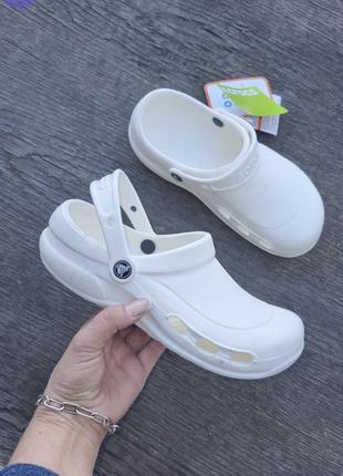 Білі сабо crocs  work m7w9