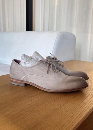 Туфлі жіночі marc cain замшеві дербі світло-сірі 38 р натуральна шкіра