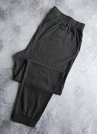 Штанишки для сна c&a
германия 
100% котон
цвет черный
размер 2хл
пояс 49, длина 105
325 грн