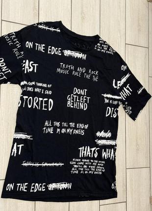 Футболка м розміру.