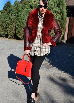 Червона кортка дублянка з хутром песець balenciaga баленсіага
