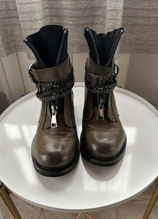 Продам кожаные сапоги