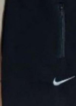 Нові чоловічі спортивні штани 
розмір 52. довжина 108 см 
чорний колір