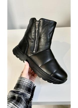 Зимние кожаные черные дутики