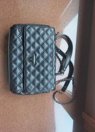 Чорний клатч guess