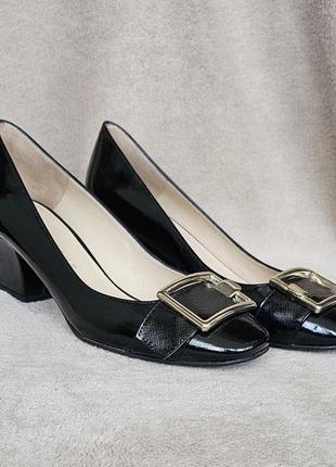 Лакированные туфли latouche 35 г.