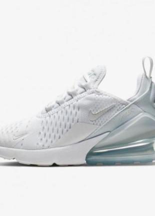 Кроссовки бренда nike air max 270,оригинал.
размер 36.