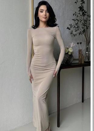 Стильное платье миди с разрезом на пальчик