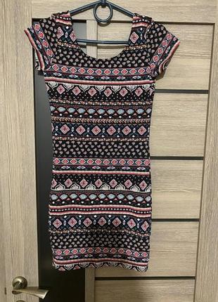 Платье облегающее