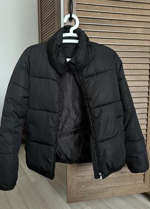 Куртка у відмінному стані, чорна, осіння, розмір s