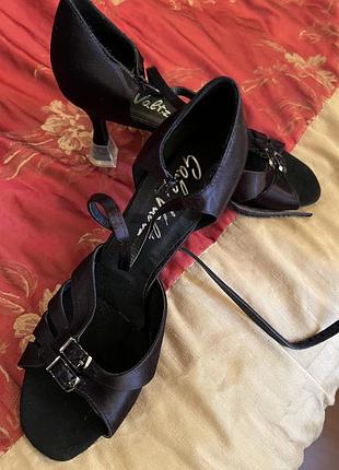 Обувь для танцев