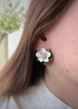 Серьги из медицинского золота