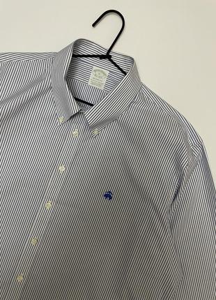 Рубашка мужская белая в синюю полоску слим brooks brothers, размер xl milano fit non-iron stretch