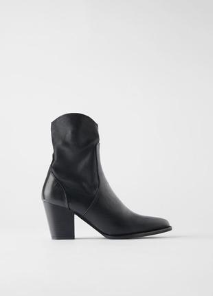 Ботильйони zara шкіряні натуральна шкіра козаки вузьким носком товстого каблука чорні черевики