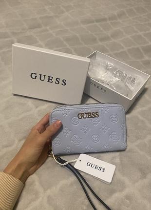 Женский сиреневый кошелек guess с узором